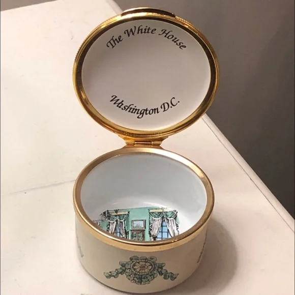 Mary Mclaughlin enamel trinket box - Picture 2 of 5